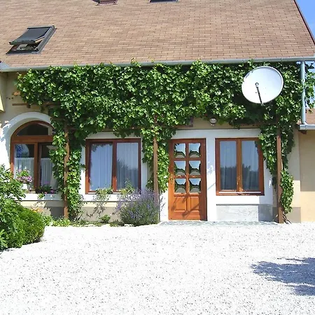 Dorka Vendeghaz Apartmán *