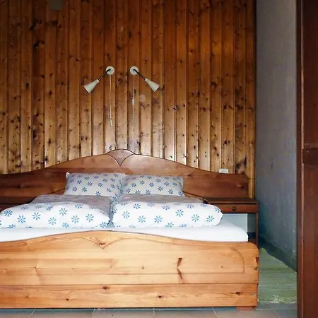 Dorka Vendeghaz Apartment *